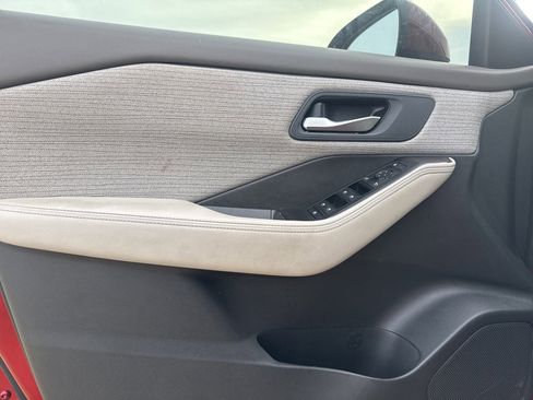 Certified 2023 Nissan Rogue SV image 24