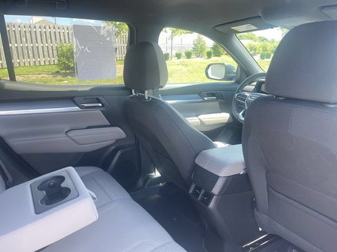 Used 2025 GMC Terrain Elevation AWD/4WD image 35