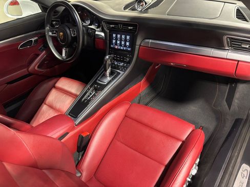 Used 2019 Porsche 911 Carrera 4S AWD/4WD image 19