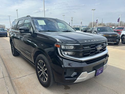 Used 2025 Ford Expedition Max Platinum image 2
