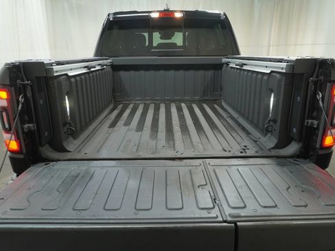Used 2022 RAM 1500 Laramie AWD/4WD image 6