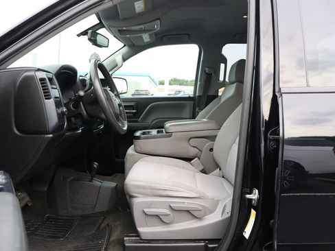Used 2018 Chevrolet Silverado 1500 Custom w/ Custom Value Package AWD/4WD image 12