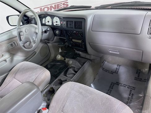 Used 2001 Toyota Tacoma Base image 25