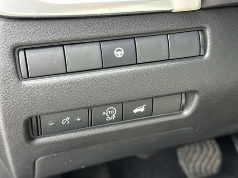 Used 2023 Nissan Rogue SV w/ SV Premium B Package AWD/4WD image 34