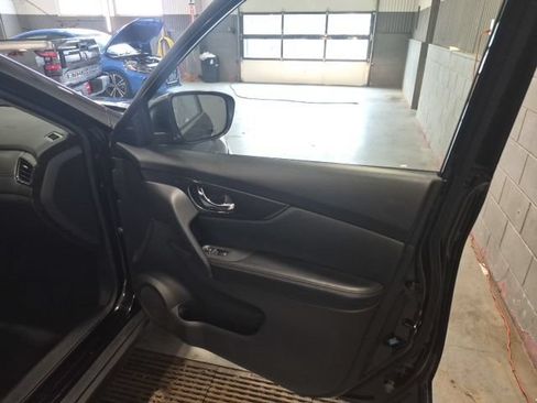 Used 2020 Nissan Rogue SV AWD/4WD image 26