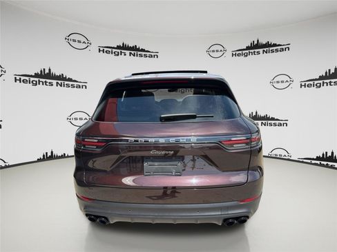 Used 2022 Porsche Cayenne Platinum Edition AWD/4WD image 5
