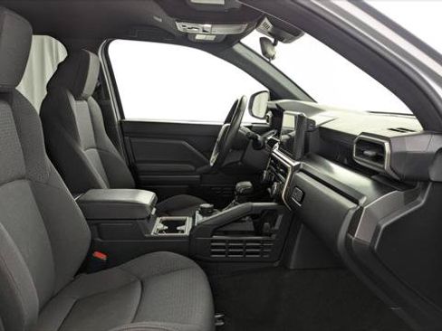 Used 2025 Toyota 4Runner SR5 AWD/4WD image 22