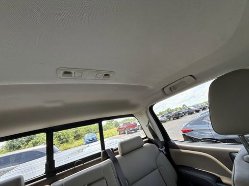 Used 2018 Chevrolet Silverado 1500 LTZ Z71 w/ LTZ Plus Package AWD/4WD image 32