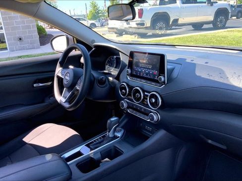 Used 2024 Nissan Sentra SV FWD image 8