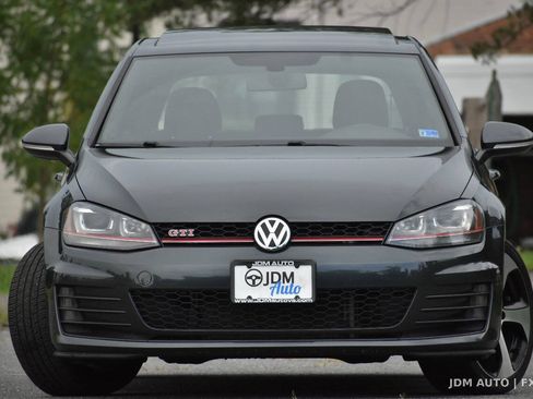 Used 2017 Volkswagen GTI SE FWD image 3