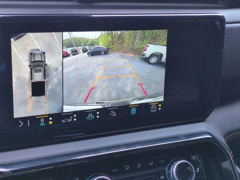 Used 2023 GMC Sierra 1500 AT4 w/ Technology Package image 26