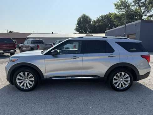 Used 2021 Ford Explorer Limited AWD/4WD image 2