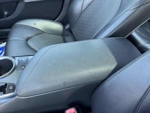 Used 2018 Toyota Camry XSE FWD image 23
