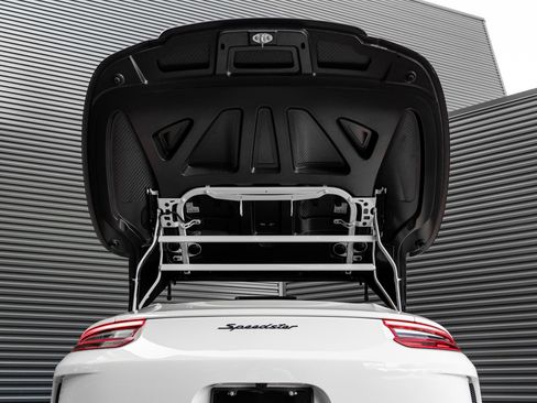 Certified 2019 Porsche 911 Speedster RWD image 33