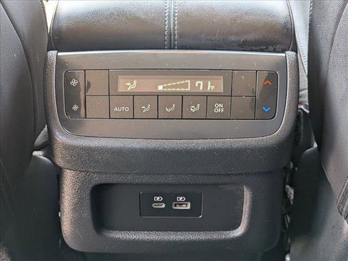 Used 2024 Nissan Pathfinder SL image 17