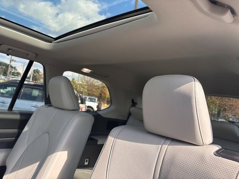 Used 2026 Toyota Grand Highlander Limited image 35