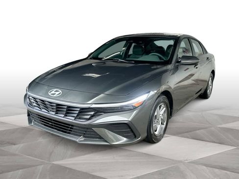 Used 2025 Hyundai Elantra SE FWD image 1