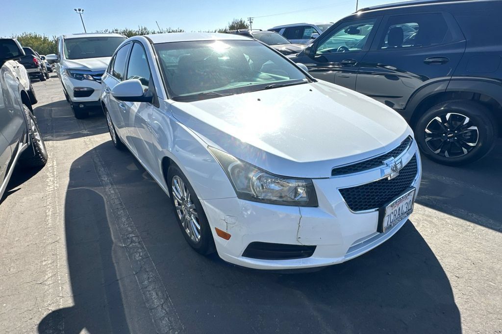 Used 2014 Chevrolet Cruze Eco FWD image 2