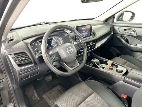 Used 2025 Nissan Rogue SV image 17