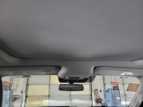 Used 2025 Ford Expedition Max Platinum AWD/4WD image 17