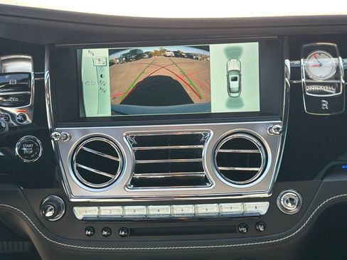 Used 2016 Rolls-Royce Wraith RWD image 22