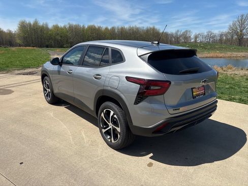 New 2026 Chevrolet Trax RS FWD image 7