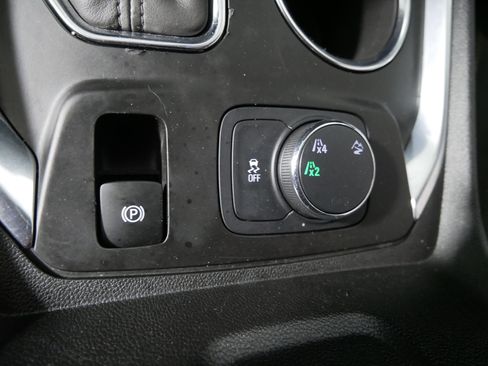 Used 2019 Chevrolet Traverse LS AWD/4WD image 29
