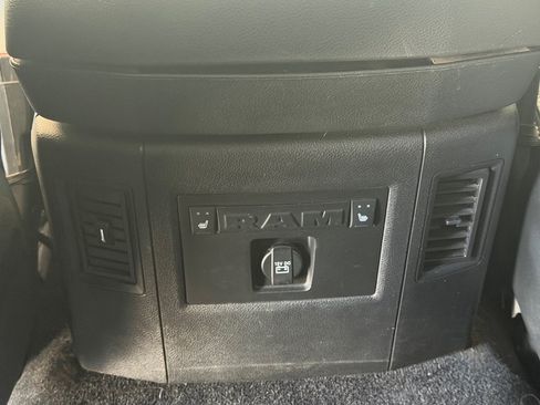 Used 2018 RAM 2500 Laramie w/ Sport Appearance Group AWD/4WD image 26