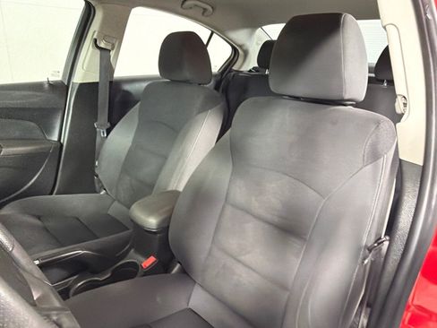 Used 2016 Chevrolet Cruze LT FWD image 11