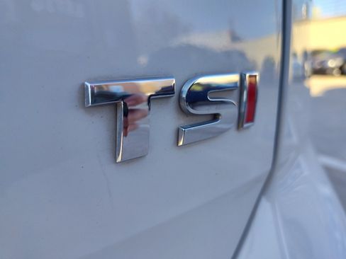 Used 2016 Volkswagen Golf SE image 12