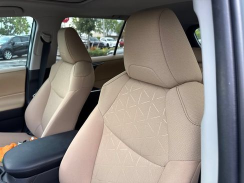 Used 2023 Toyota RAV4 XLE w/ Convenience Package FWD image 10