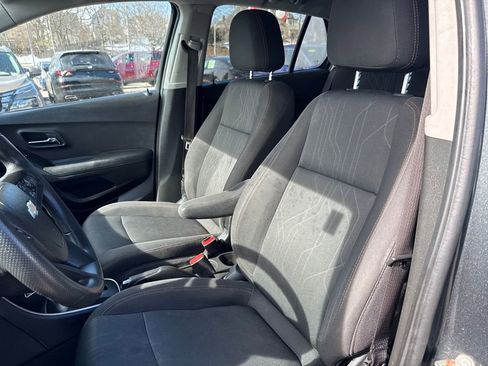 Used 2017 Chevrolet Trax LT image 15