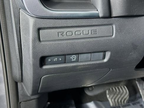 Used 2023 Nissan Rogue S AWD/4WD image 35