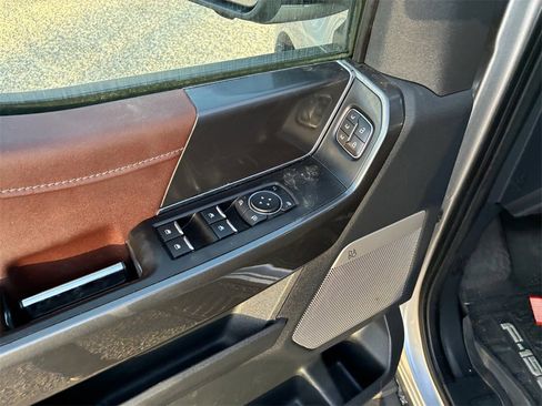 Used 2022 Ford F150 Lariat w/ Equipment Group 502A High image 16