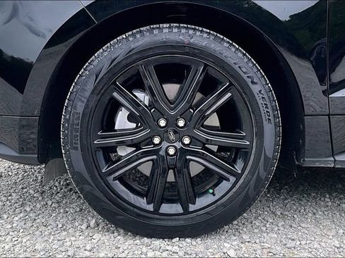 Used 2024 Ford Edge ST-Line w/ Class II Trailer Tow Package AWD/4WD image 8