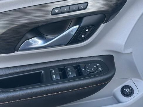 Used 2020 GMC Terrain SLT w/ Preferred Package image 13