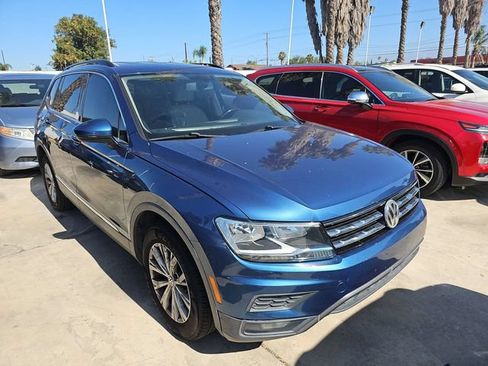Used 2018 Volkswagen Tiguan SE FWD image 2