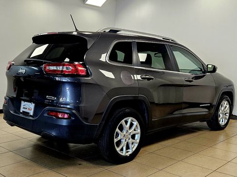 Used 2015 Jeep Cherokee Latitude image 4