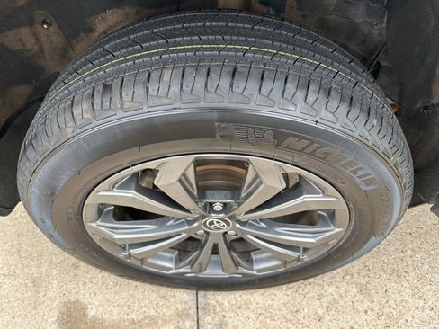 Used 2023 Toyota RAV4 Limited image 21