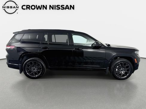 Used 2025 Jeep Grand Cherokee L Summit w/ Obsidian Package AWD/4WD image 5