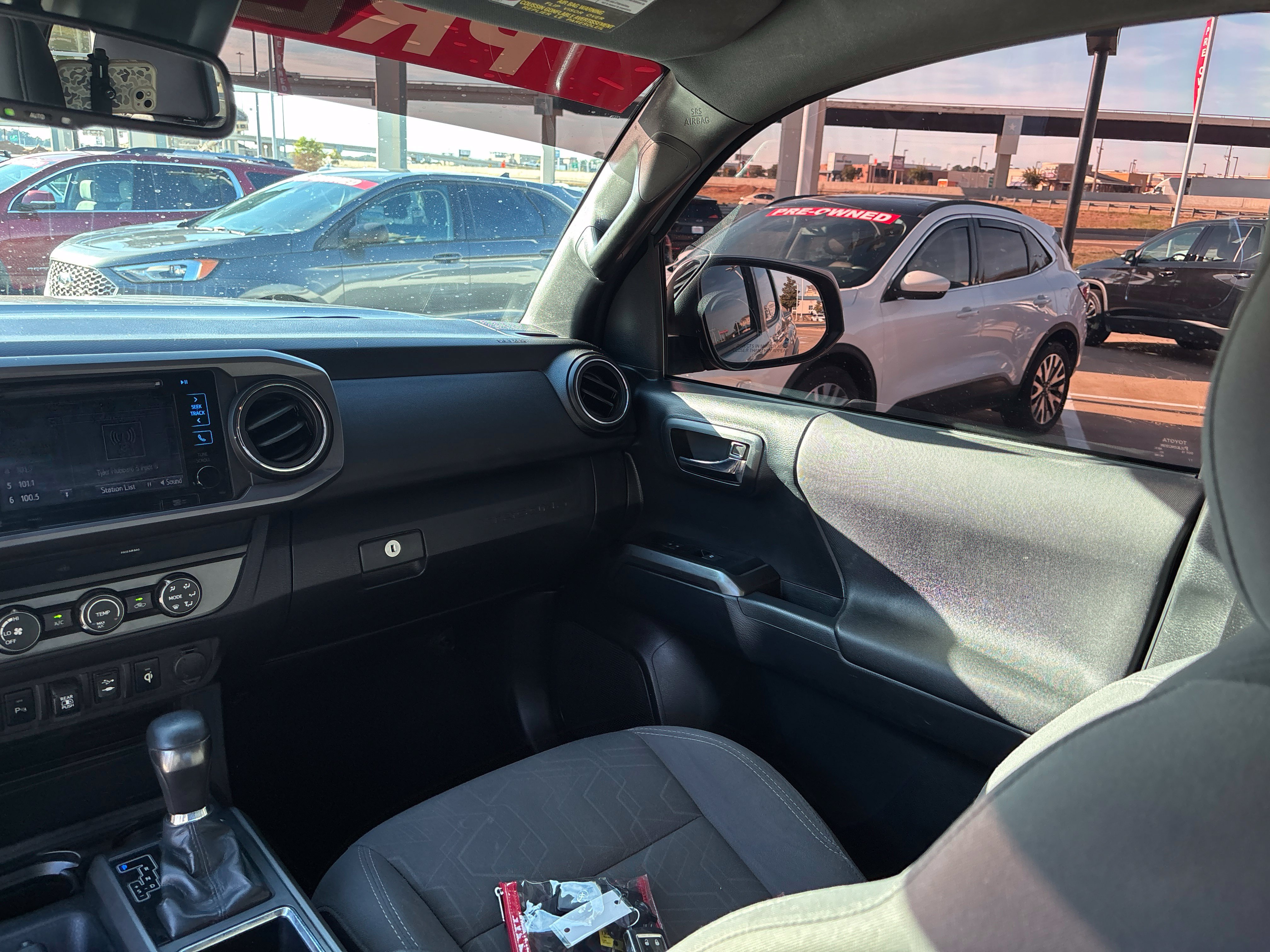 Used 2019 Toyota Tacoma TRD Off-Road w/ Technology Package AWD/4WD image 39