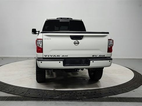 Used 2019 Nissan Titan SV w/ SV Convenience Package image 6