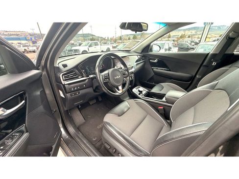 Used 2022 Kia Niro EX w/ Cold Weather Package image 15