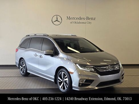 Used 2018 Honda Odyssey Elite image 3