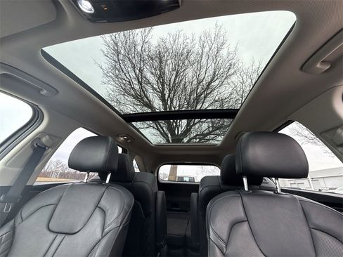 Used 2022 Kia Sorento SX Prestige image 16