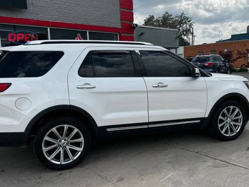 Used 2016 Ford Explorer Limited w/ Equipment Group 301A AWD/4WD image 5