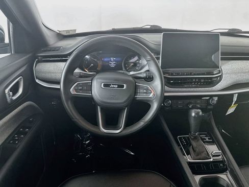 Certified 2023 Jeep Compass Latitude AWD/4WD image 32