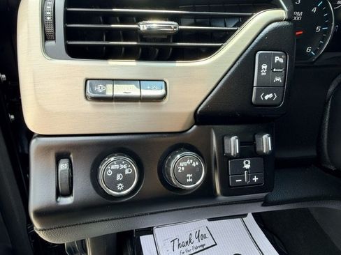Used 2017 GMC Yukon Denali w/ Open Road Package AWD/4WD image 23