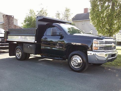 Used 2015 Chevrolet Silverado 3500 W/T w/ WT Convenience Package AWD/4WD image 2