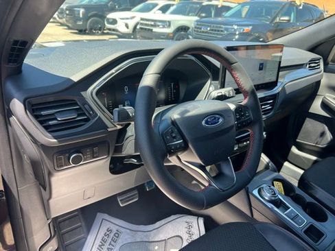 Certified 2023 Ford Escape ST-Line w/ Tech Pack #1 AWD/4WD image 7
